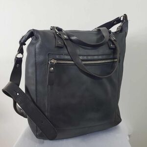M0851 Shoulder Bag Tote Black Leather Made in Canada